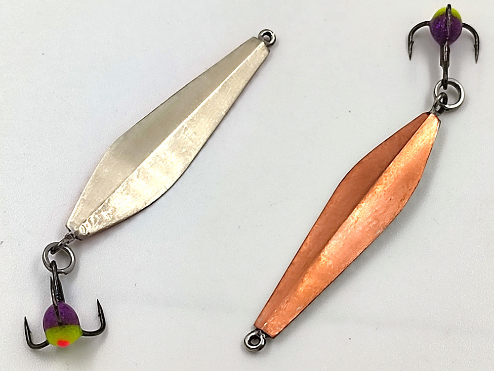 Фотография Зимняя блесна Ведьма Лайт 40мм 3,3г подвес серебро-медь